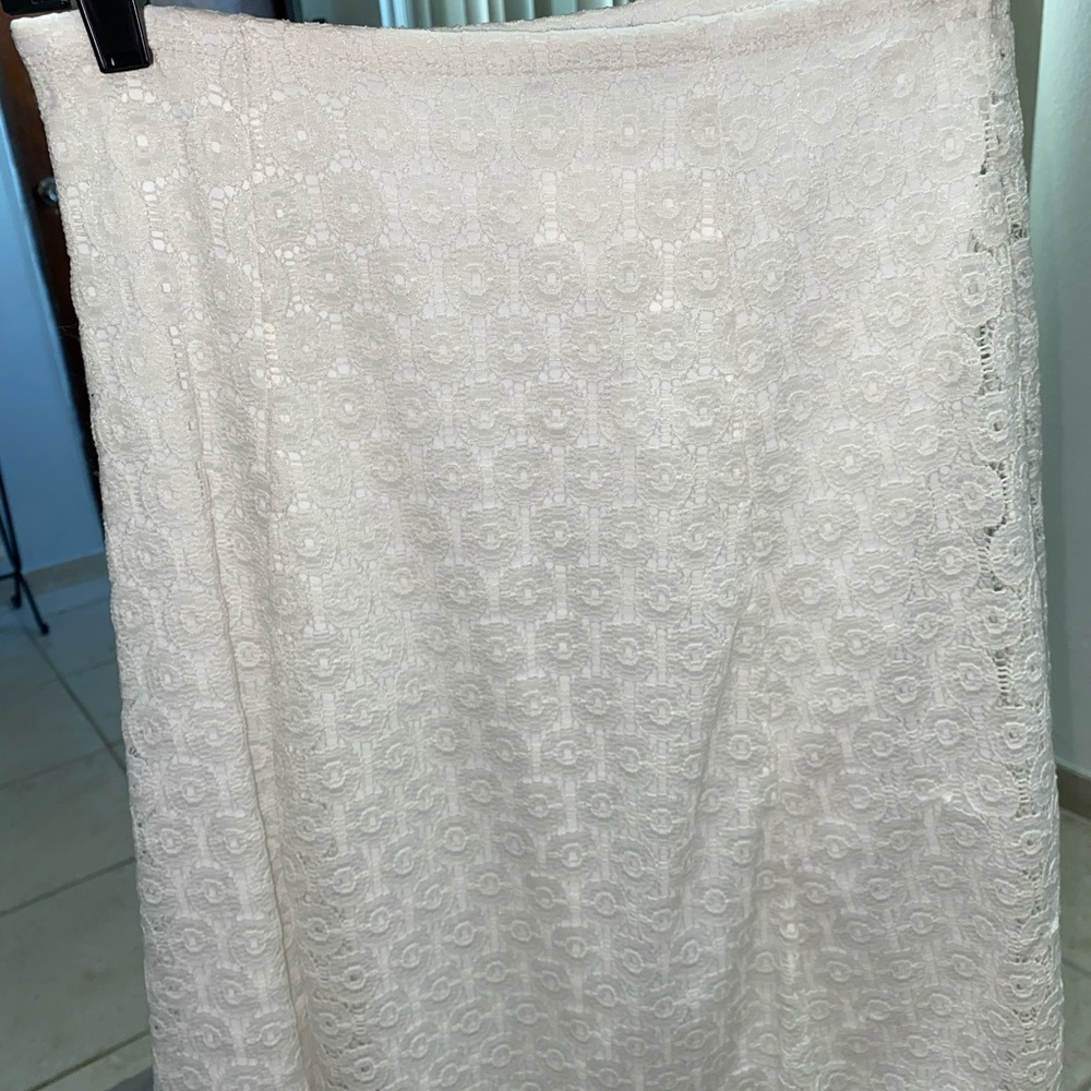 Bran New Elastic White Skirt